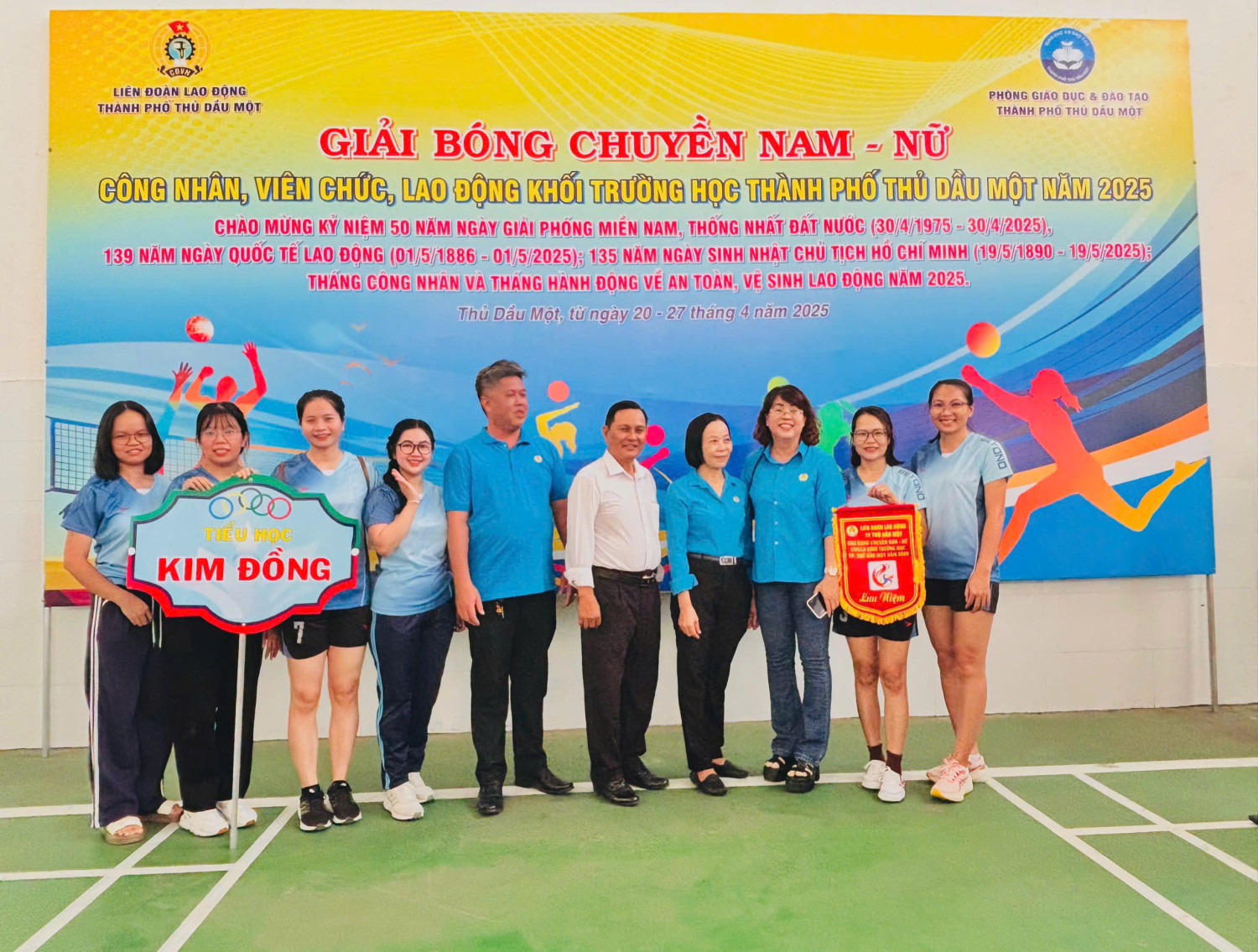 Tham gia Lễ Khai mạc Giải bóng chuyền CNVC-LĐ khối trường học TP. Thủ Dầu Một năm học 2024–2025