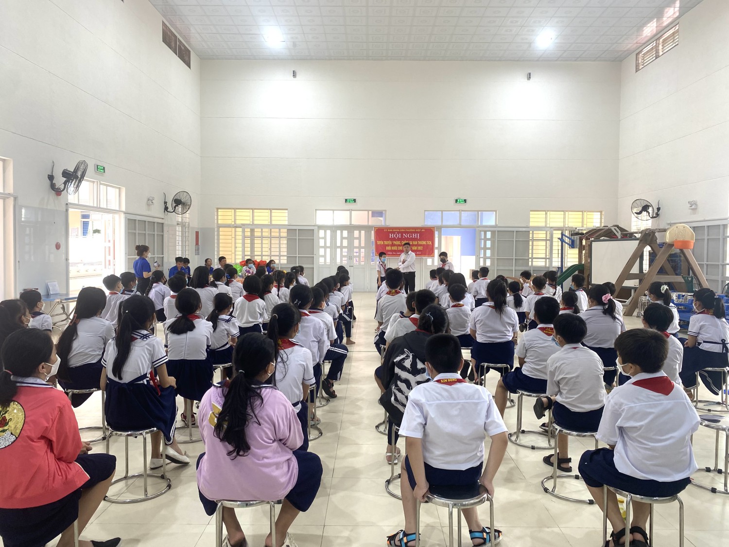 Hướng dẫn Phụ huynh học sinh nộp hồ sơ tuyển sinh lớp 1