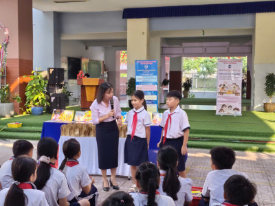 Trường Tiểu học Kim Đồng tổ chức chương trình Chào cờ kết hợp trao giải cuộc thi “Sáng Kiến Bảo Đảm Trật Tự Trường Học Về Phòng Chống Bạo Lực Học Đường” lần III năm 2026