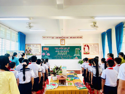 Trường Tiểu học Kim Đồng tổ chức sinh hoạt chuyên đề "Theo gương Bác Hồ – Khắc ghi công ơn các Anh hùng Thương binh, Liệt sĩ" tại Không gian văn hóa Hồ Chí Minh