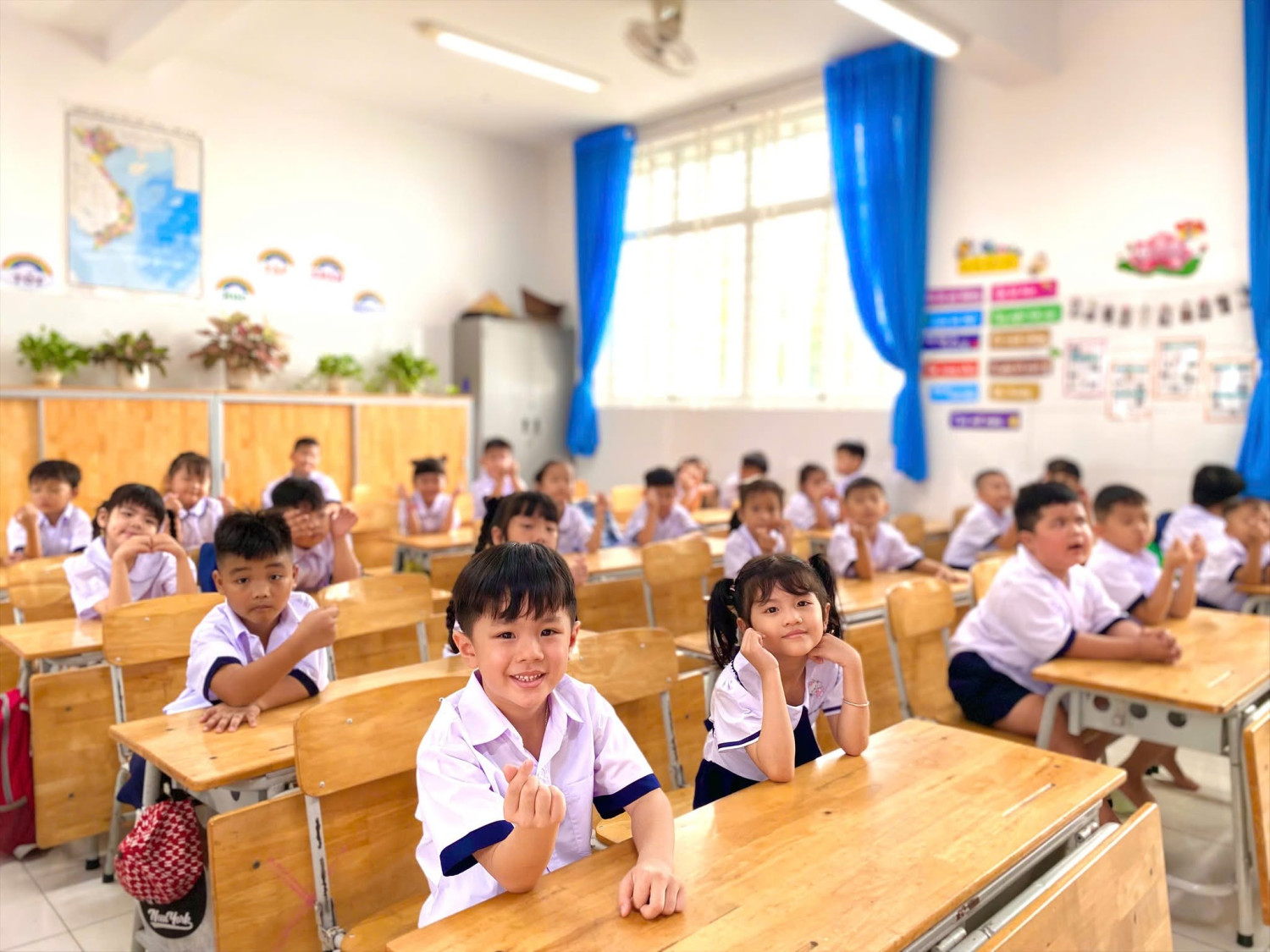 Học sinh trường Tiểu học Kim Đồng hân hoan ngày tư