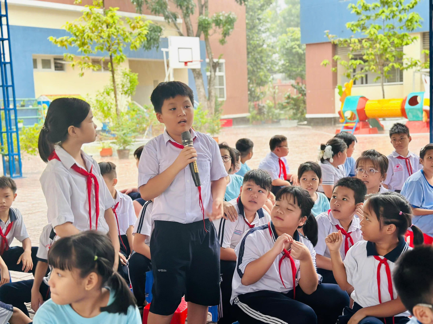 Trường Tiểu học Kim Đồng tổ chức Sinh hoạt truyền thống - Tìm hiểu Lịch sử địa phương